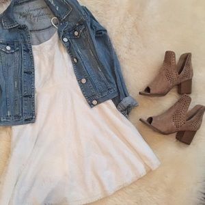 NWOT be smart lace dress with pockets